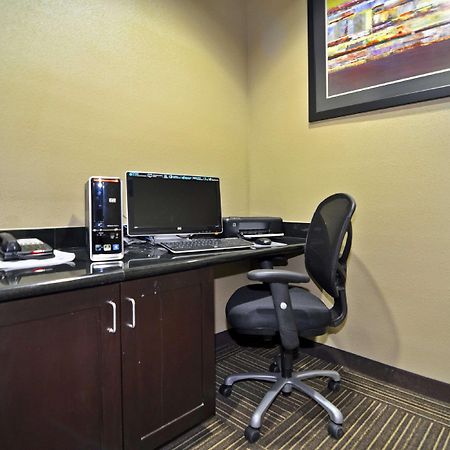Best Western Giddings Inn & Suites Съоръжения снимка