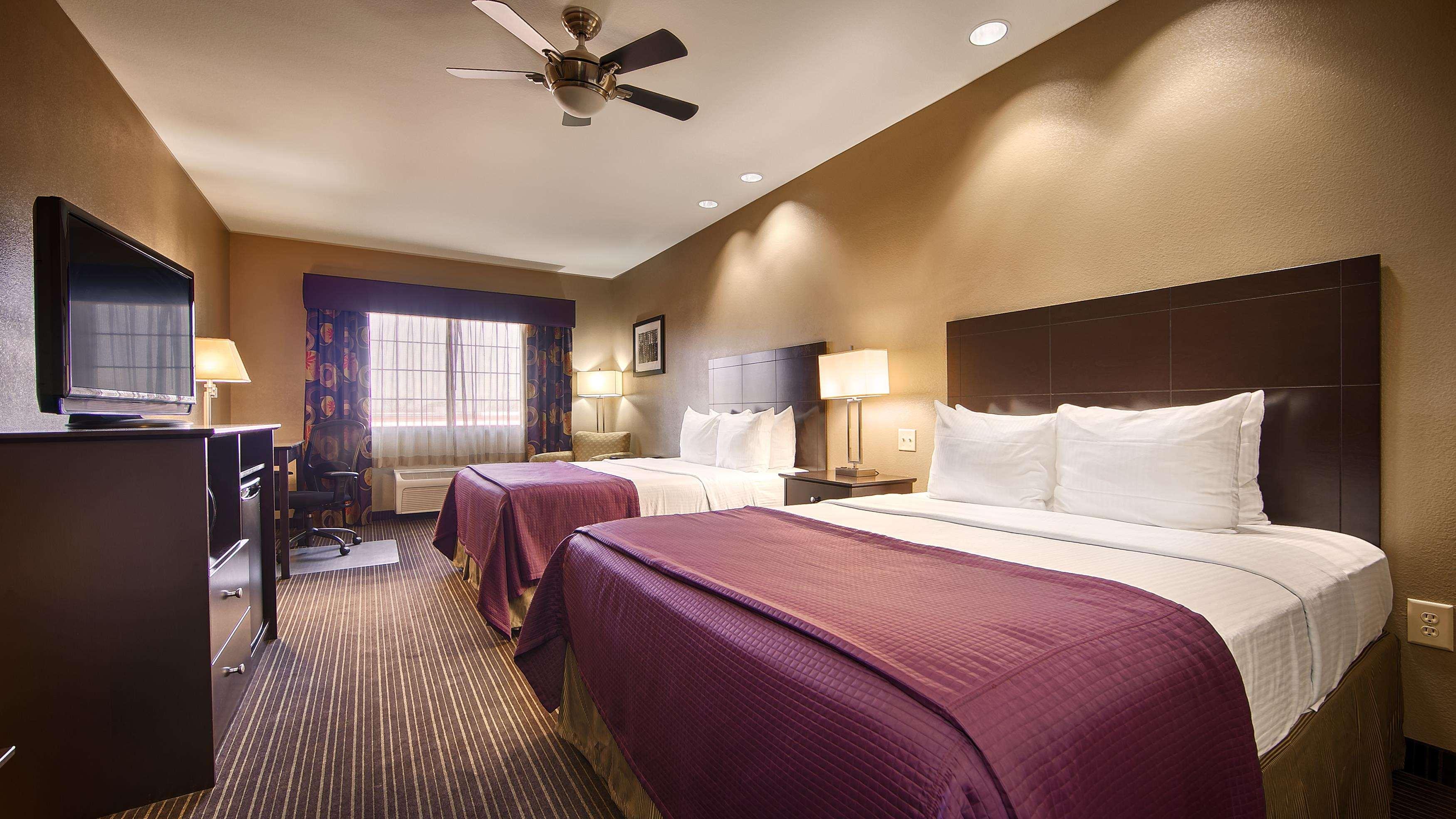 Best Western Giddings Inn & Suites Екстериор снимка