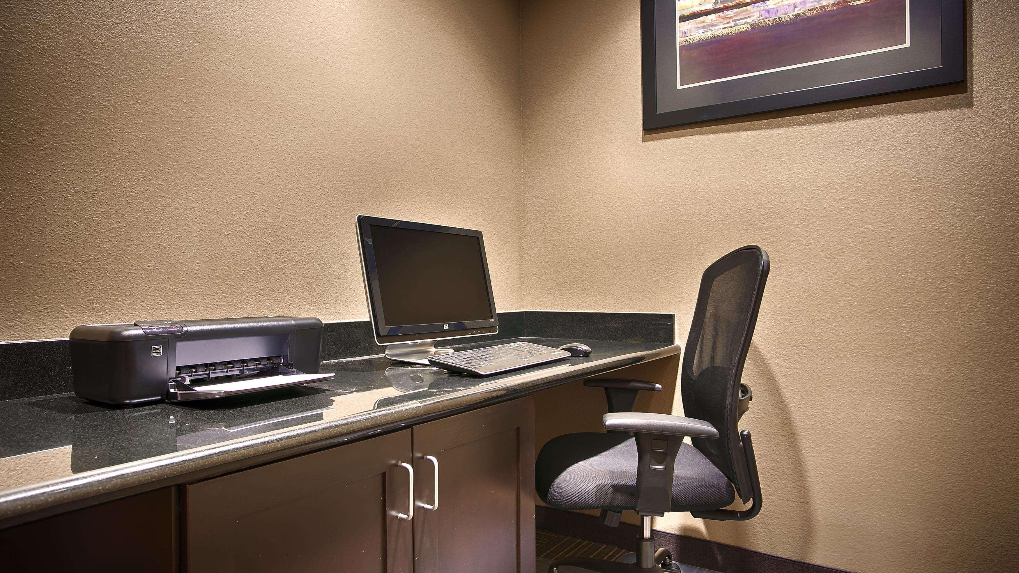 Best Western Giddings Inn & Suites Екстериор снимка