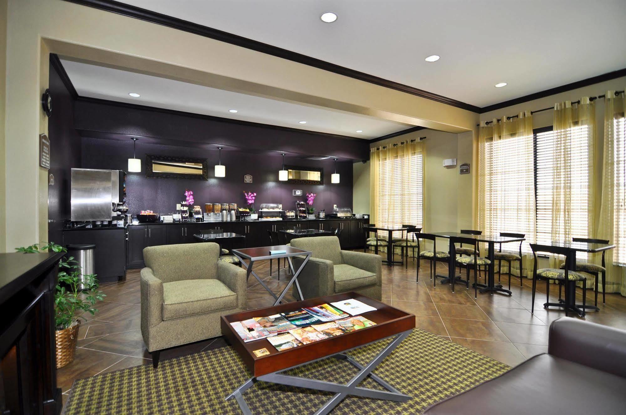 Best Western Giddings Inn & Suites Интериор снимка